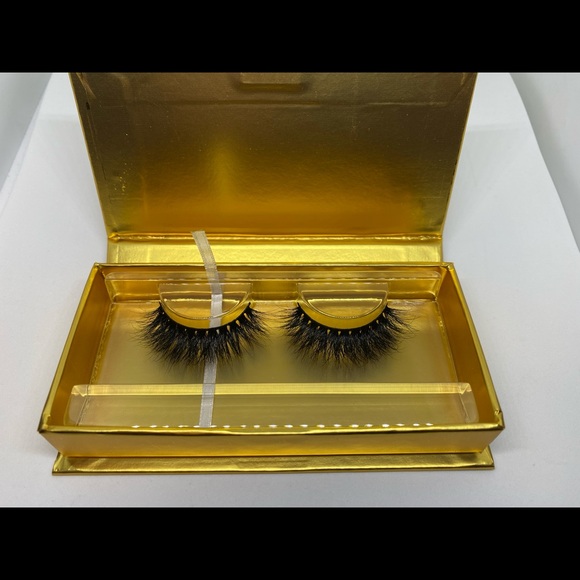 Luxury Mink Lashes - Picture 9 of 11